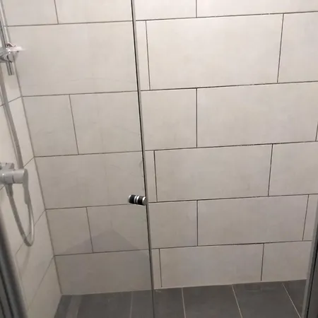 Einzelzimmer Pluederhausen Mit Gemeinschafts Bad * Pluderhausen